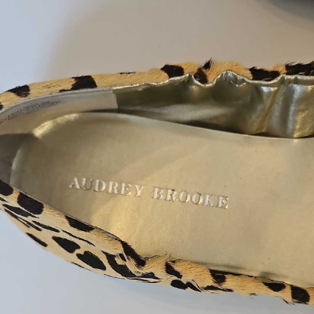 Audrey Brooke Leopard Print Tan Brown Spots Fur Ballet Flats Womens 9.5M EUC - Picture 2 of 8